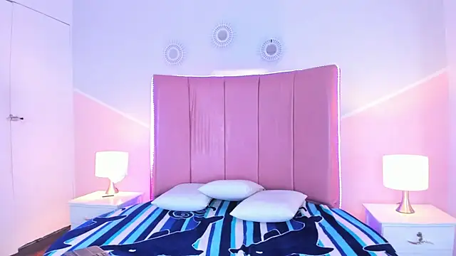 Liiam smith  online show from October 21, 2025, 12:37 pm