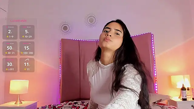  Emma whiitee  online show from March 13, 2025, 4:01 pm