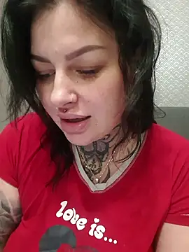 Snapshot of CannabisQueenn chatting on November 30, 2025, 7:36 pm CannabisQueenn online show from November 30, 2025, 7:36 pm