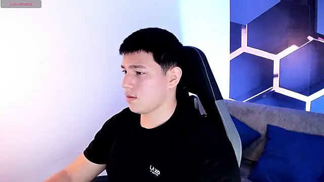 JamesCr  online show from March 25, 2026, 3:28 am