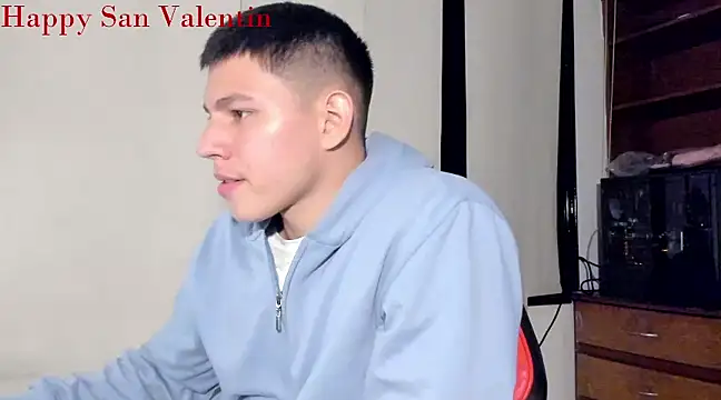 Snapshot of JamesCr_ chatting on February 14, 2025, 4:15 am JamesCr online show from February 14, 2025, 4:15 am