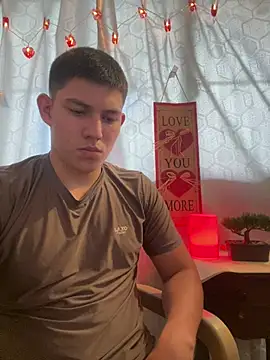 Snapshot of JamesCr_ chatting on February 14, 2025, 12:03 pm JamesCr online show from February 14, 2025, 12:03 pm