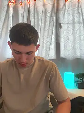 Snapshot of JamesCr_ chatting on February 18, 2025, 1:22 pm JamesCr online show from February 18, 2025, 1:22 pm