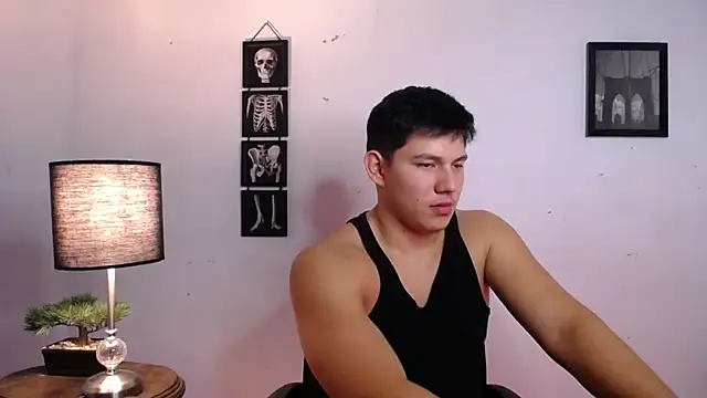 JamesCr  online show from November 17, 2025, 11:42 pm