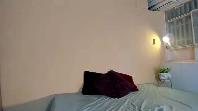 Violetta 0 online show from March 6, 2026, 12:11 pm