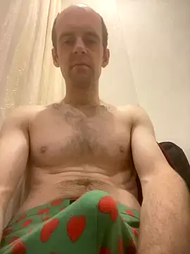 LynnAhNight online show from October 7, 2025, 3:18 am