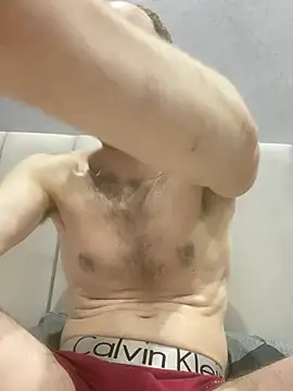 LynnAhNight online show from April 14, 2026, 5:51 pm