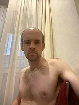 LynnAhNight online show from September 19, 2025, 3:10 am