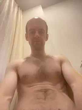 LynnAhNight online show from October 2, 2025, 3:21 am