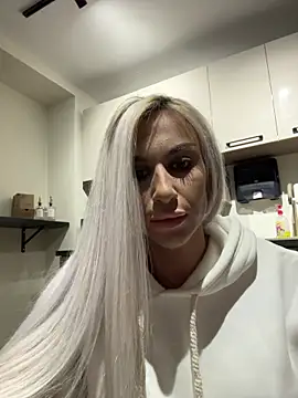 Snapshot of KarlaBart chatting on October 7, 2025, 8:10 pm KarlaBart online show from October 7, 2025, 8:10 pm