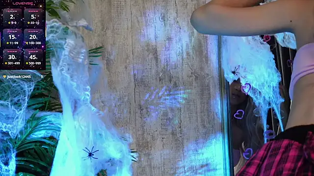 Snapshot of KarlaBart chatting on October 23, 2025, 7:12 pm KarlaBart online show from October 23, 2025, 7:12 pm