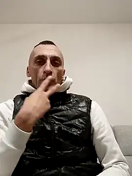 ANGELSANTAMARIA- online show from December 3, 2025, 4:28 pm