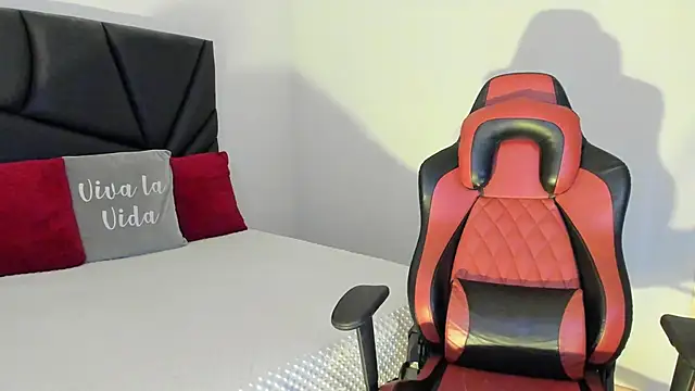 Snapshot of jessi_lemuss chatting on September 22, 2025, 12:33 pm jessi lemuss online show from September 22, 2025, 12:33 pm