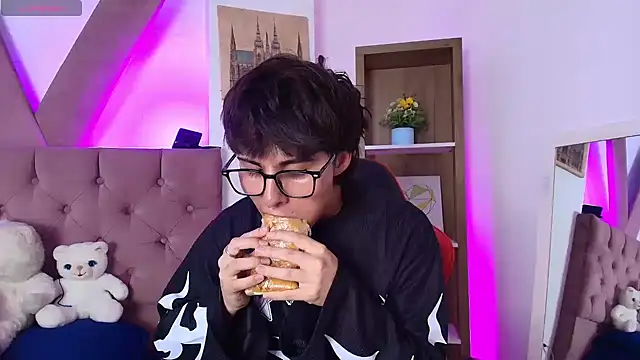 PepperTwink online show from March 26, 2026, 4:05 pm