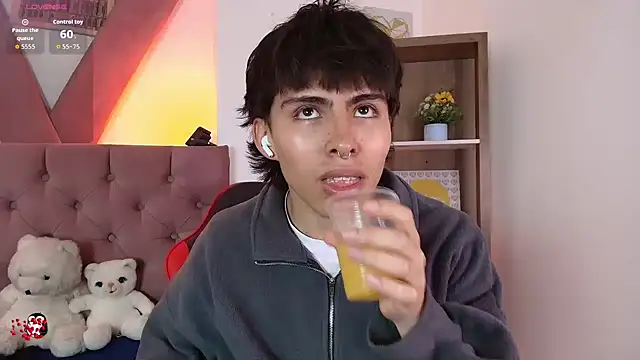 Snapshot of PepperTwink chatting on March 5, 2026, 4:03 pm PepperTwink online show from March 5, 2026, 4:03 pm