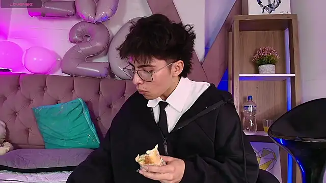 Snapshot of PepperTwink chatting on January 16, 2026, 4:33 pm PepperTwink online show from January 16, 2026, 4:33 pm