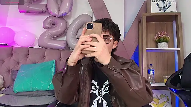 Snapshot of PepperTwink chatting on January 14, 2026, 4:21 pm PepperTwink online show from January 14, 2026, 4:21 pm