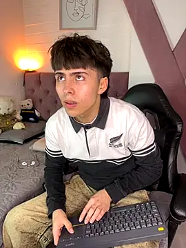 Snapshot of PepperTwink chatting on November 19, 2025, 4:51 pm PepperTwink online show from November 19, 2025, 4:51 pm