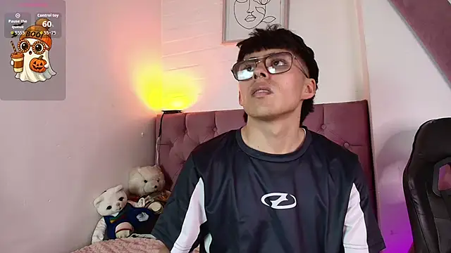 Snapshot of PepperTwink chatting on November 13, 2025, 4:55 pm PepperTwink online show from November 13, 2025, 4:55 pm