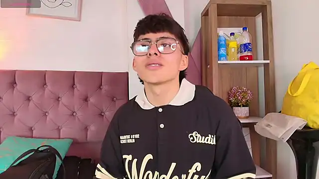 Snapshot of PepperTwink chatting on November 14, 2025, 4:54 pm PepperTwink online show from November 14, 2025, 4:54 pm