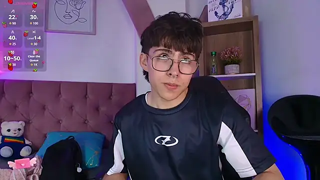 Snapshot of PepperTwink chatting on November 28, 2025, 4:51 pm PepperTwink online show from November 28, 2025, 4:51 pm