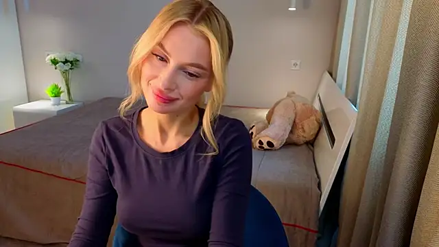 AnitaLamb online show from September 23, 2025, 5:03 am