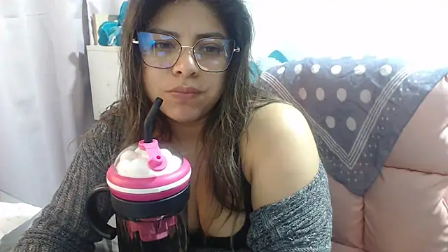 Snapshot of KatteAngelLat chatting on November 2, 2025, 12:04 am KatteAngelLat online show from November 2, 2025, 12:04 am