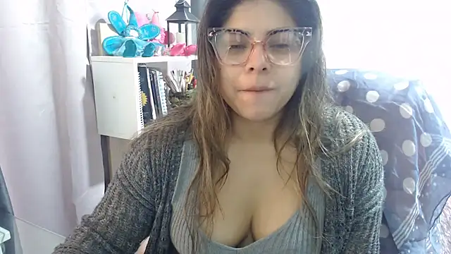 Snapshot of KatteAngelLat chatting on September 30, 2025, 1:00 am KatteAngelLat online show from September 30, 2025, 1:00 am