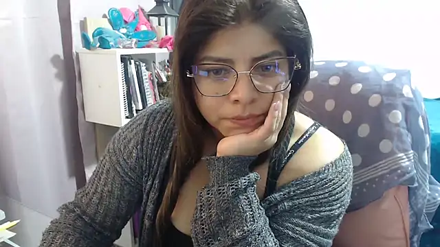 Snapshot of KatteAngelLat chatting on November 6, 2025, 12:36 am KatteAngelLat online show from November 6, 2025, 12:36 am