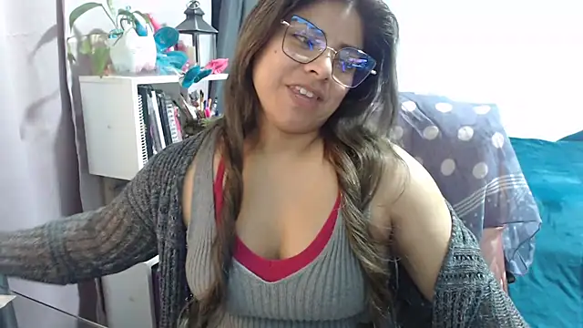 Snapshot of KatteAngelLat chatting on November 17, 2025, 12:25 am KatteAngelLat online show from November 17, 2025, 12:25 am