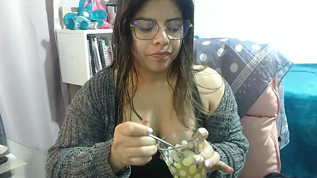 Snapshot of KatteAngelLat chatting on November 3, 2025, 11:08 pm KatteAngelLat online show from November 3, 2025, 11:08 pm