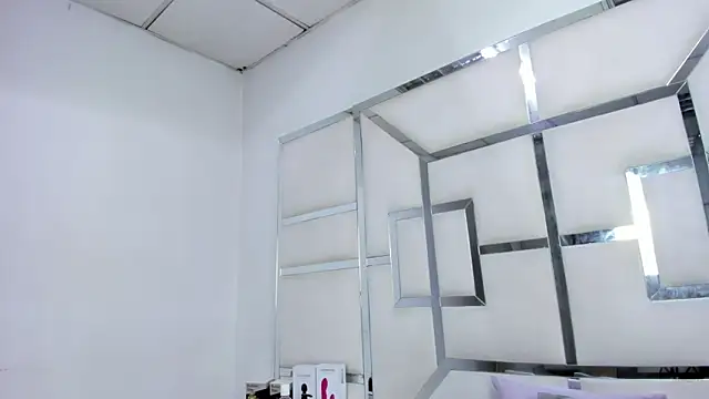 ZoeWan69 online show from April 15, 2026, 2:54 pm