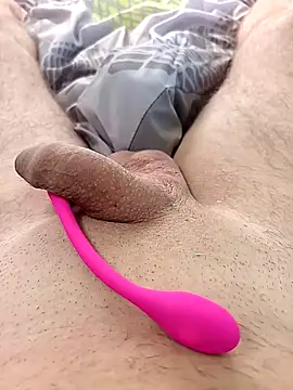 Snapshot of Dam70 chatting on September 20, 2025, 11:48 am Dam70 online show from September 20, 2025, 11:48 am