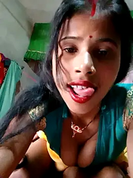 Snapshot of Miss_triha chatting on March 19, 2025, 7:51 am Miss triha online show from March 19, 2025, 7:51 am