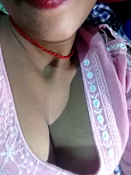 Snapshot of Miss_triha chatting on November 4, 2025, 11:47 am Miss triha online show from November 4, 2025, 11:47 am