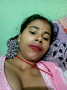 Snapshot of Miss_triha chatting on November 4, 2025, 11:52 pm Miss triha online show from November 4, 2025, 11:52 pm