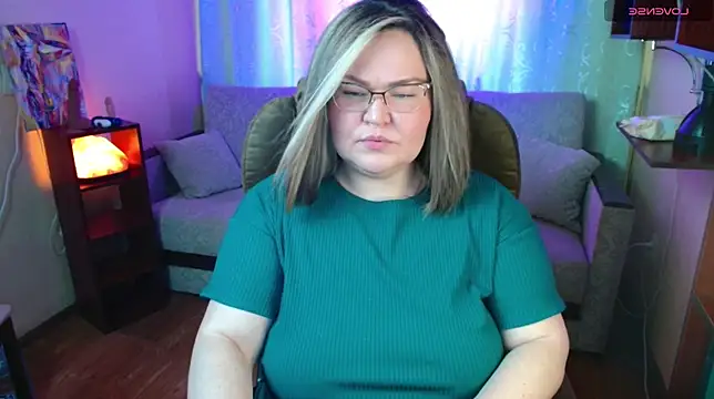 Snapshot of Vivien__wet chatting on March 17, 2025, 11:00 am Vivien wet online show from March 17, 2025, 11:00 am