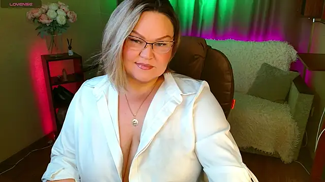 Snapshot of Vivien__wet chatting on September 23, 2025, 11:06 am Vivien wet online show from September 23, 2025, 11:06 am