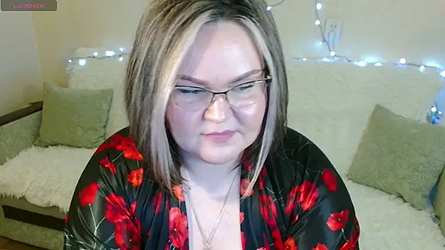 Snapshot of Vivien__wet chatting on February 2, 2025, 2:45 pm Vivien wet online show from February 2, 2025, 2:45 pm