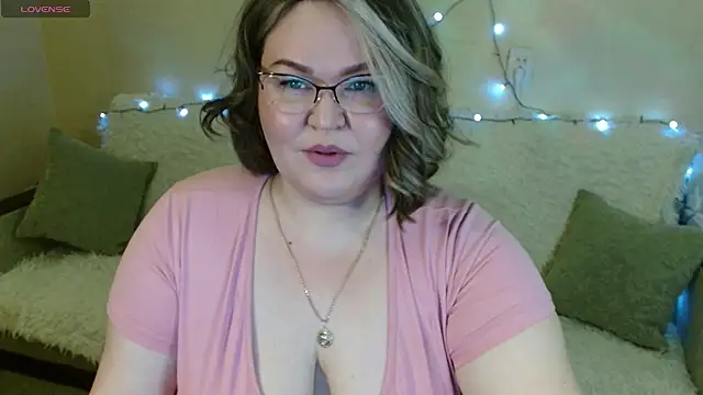 Snapshot of Vivien__wet chatting on February 4, 2025, 11:16 pm Vivien wet online show from February 4, 2025, 11:16 pm