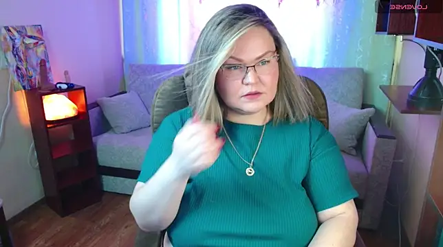 Snapshot of Vivien__wet chatting on March 17, 2025, 7:57 am Vivien wet online show from March 17, 2025, 7:57 am