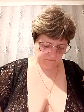 Snapshot of ElzaJewel chatting on April 24, 2026, 1:07 am ElzaJewel online show from April 24, 2026, 1:07 am