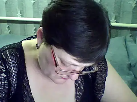 Snapshot of ElzaJewel chatting on March 2, 2025, 6:35 pm ElzaJewel online show from March 2, 2025, 6:35 pm