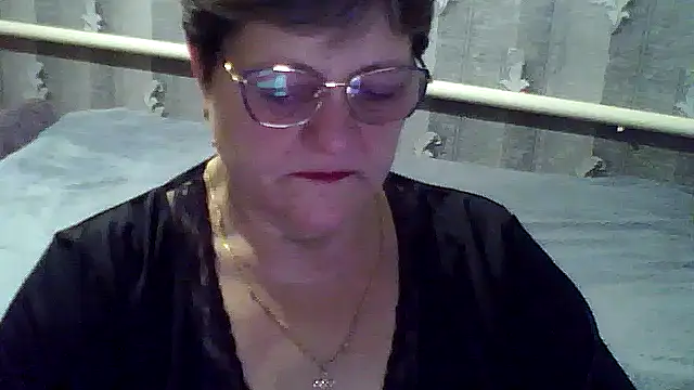 Snapshot of ElzaJewel chatting on November 16, 2025, 8:24 pm ElzaJewel online show from November 16, 2025, 8:24 pm