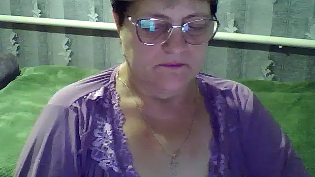 Snapshot of ElzaJewel chatting on October 6, 2025, 11:44 am ElzaJewel online show from October 6, 2025, 11:44 am
