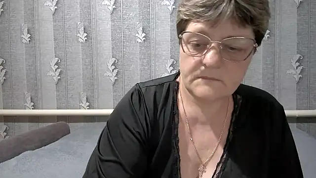 Snapshot of ElzaJewel chatting on May 18, 2026, 5:45 am ElzaJewel online show from May 18, 2026, 5:45 am
