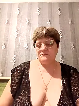 Snapshot of ElzaJewel chatting on April 23, 2026, 1:02 pm ElzaJewel online show from April 23, 2026, 1:02 pm