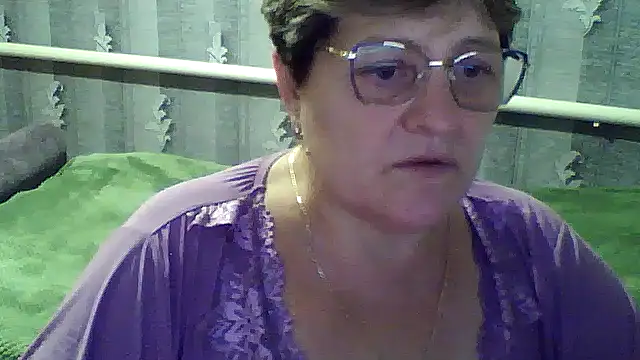 Snapshot of ElzaJewel chatting on October 10, 2025, 1:34 pm ElzaJewel online show from October 10, 2025, 1:34 pm