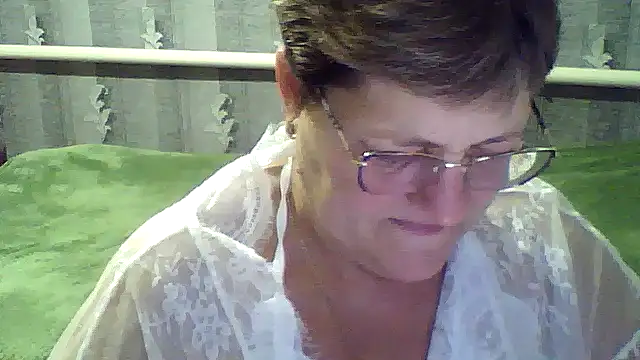 Snapshot of ElzaJewel chatting on October 18, 2025, 6:54 pm ElzaJewel online show from October 18, 2025, 6:54 pm