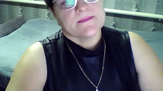 Snapshot of ElzaJewel chatting on November 14, 2025, 7:17 pm ElzaJewel online show from November 14, 2025, 7:17 pm